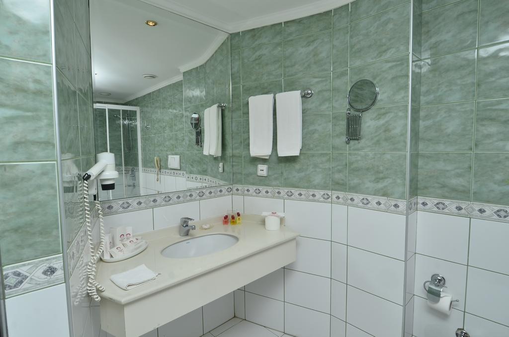 Akgun Elazig Hotel Habitación foto